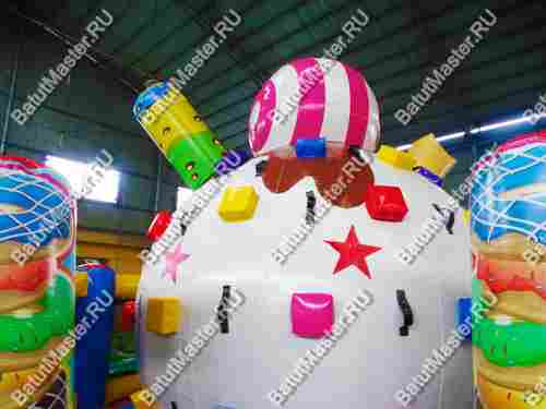 Надувной скалодром "Мороженое" 5*5*3,5 м