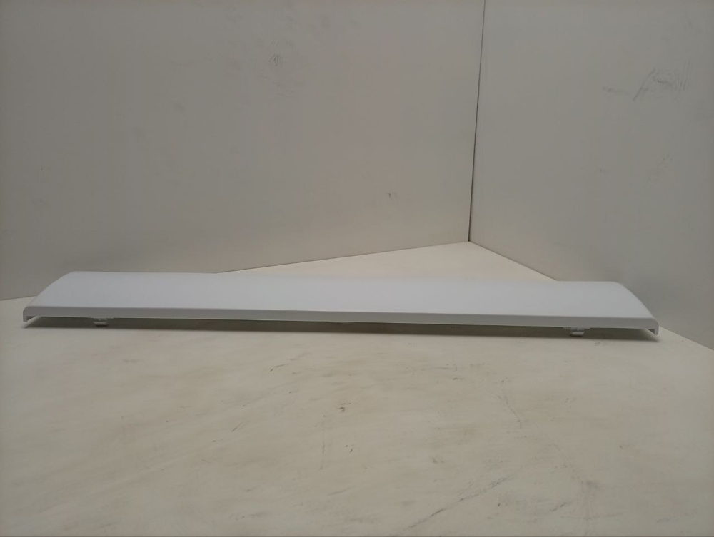 VMUF501B кт19 Нижняя декоративная панель для стиральной машины Ariston 250006334 б/у