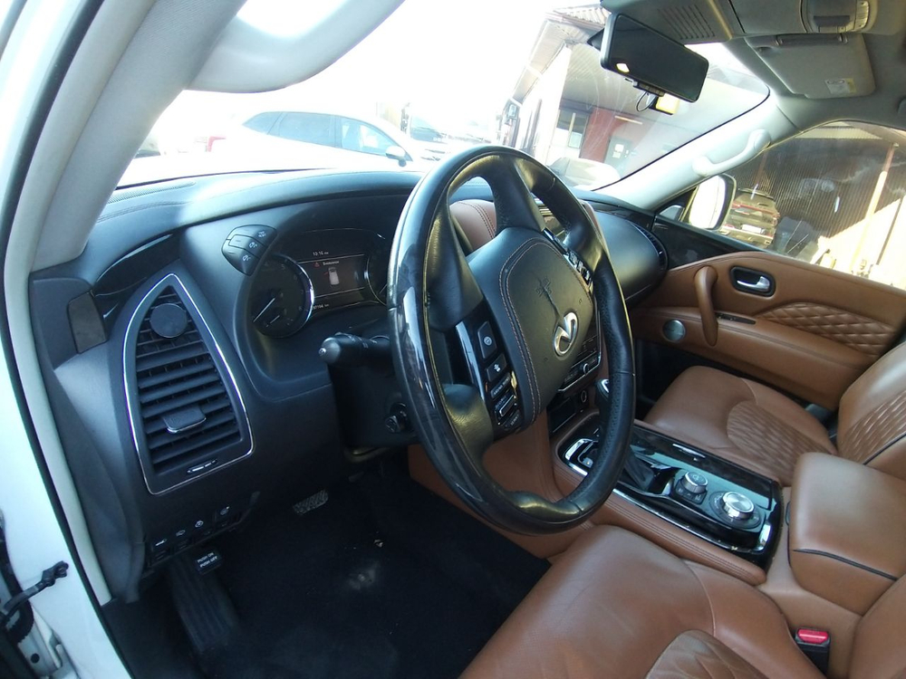 Infiniti QX80 LUXE SENSORY ProACTIVE 8 Seater ( 405 hp)