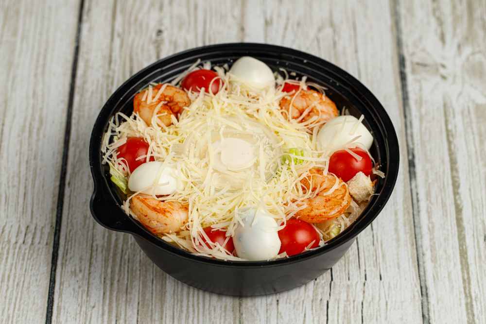 Салат «Цезарь» с креветками банкетный 270 гр.