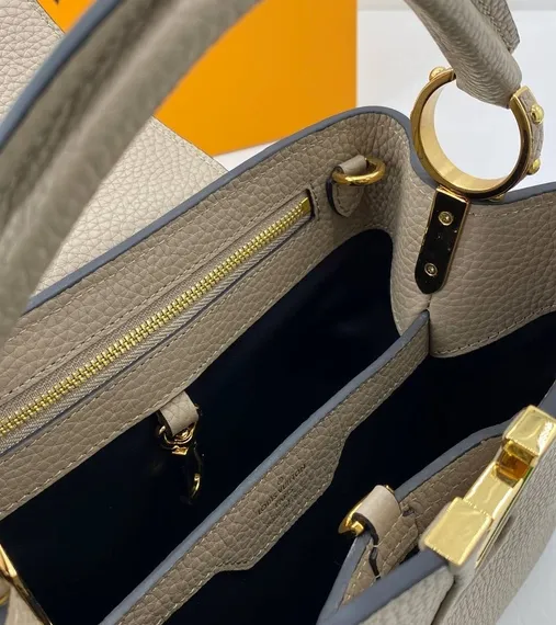 Сумка Louis Vuitton Capucines BB серо-бежевый
