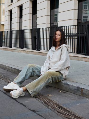 Худи на молнии в бежевом цвете