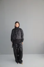 Ветровка, Черный