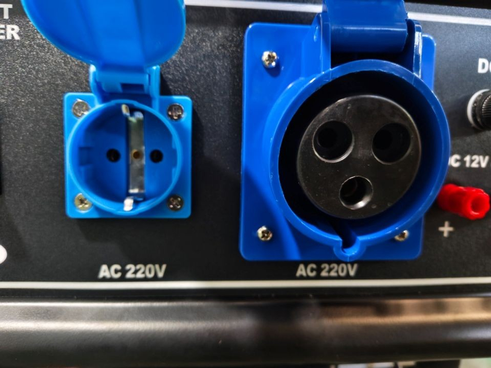 Бензиновый генератор Zammer S2500CX