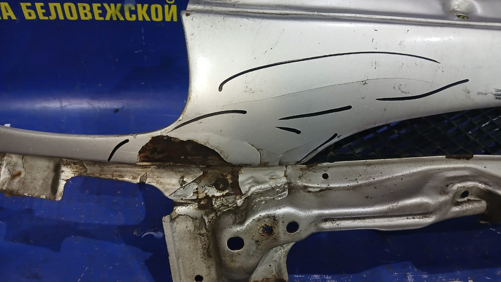 Решетка радиатора TOYOTA DUET 1999