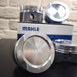 Комплект поршней MAHLE с кольцами VAG 1.6 BSE BGU BFQ