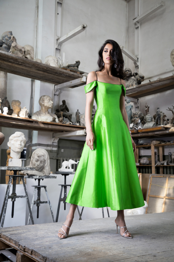 Платье миди корсетное шелковое с открытыми плечами