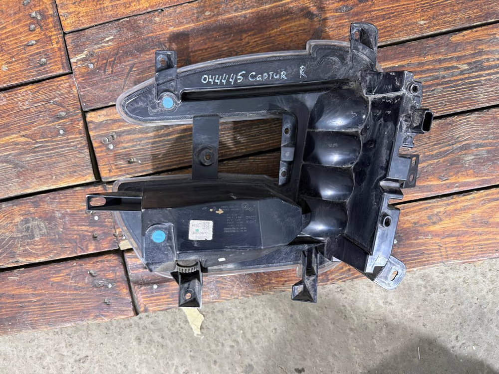 ДХО правый Renault Kaptur 16-22 Б/У Оригинал 266006538R