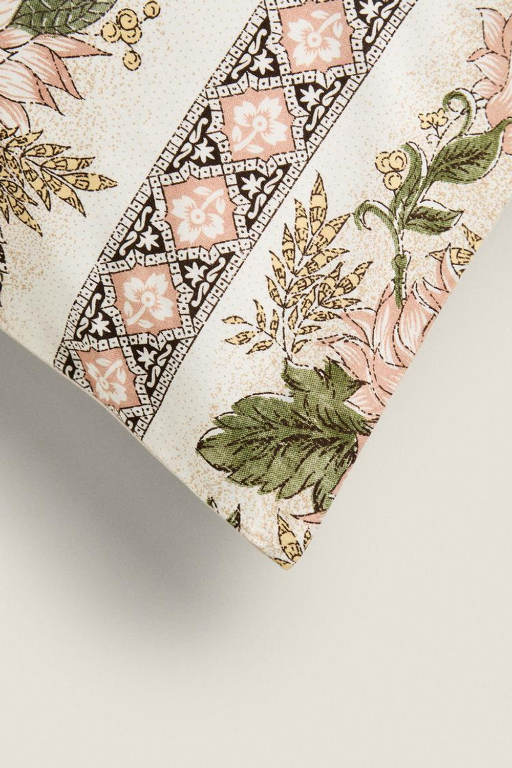 ZARA HOME ЧЕХОЛ ДЛЯ ДЕКОРАТИВНОЙ ПОДУШКИ С ЦВЕТОЧНЫМ УЗОРОМ, РАЗНОЦВЕТНЫЙ