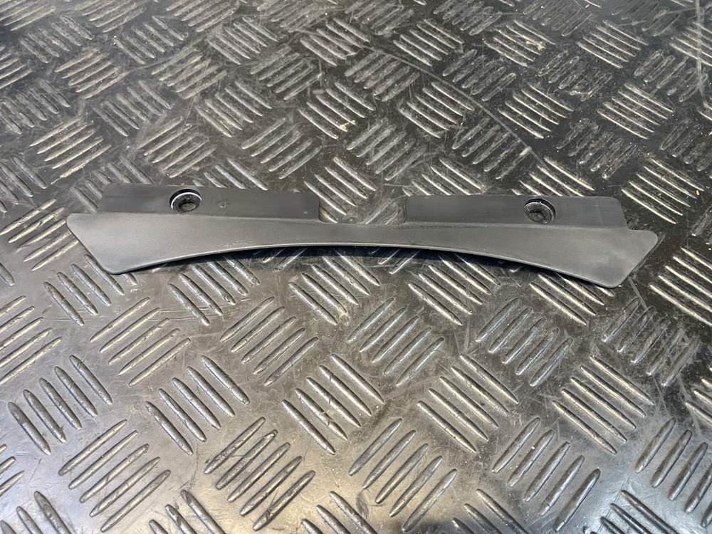 Пластик радиатора нижний Suzuki GSR400 (GK7DA)