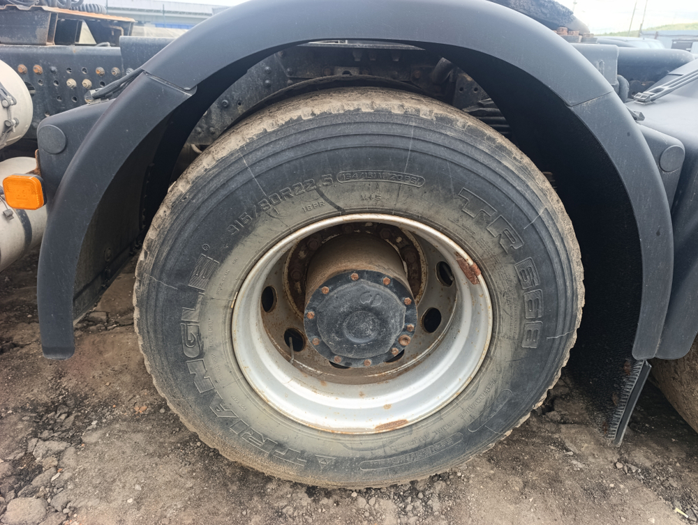 Shacman (Shaanxi) SX* 6x4 Седельный тягач SX42584V324 (Дизельный, 11,6 л, 423 л.с., МТ)