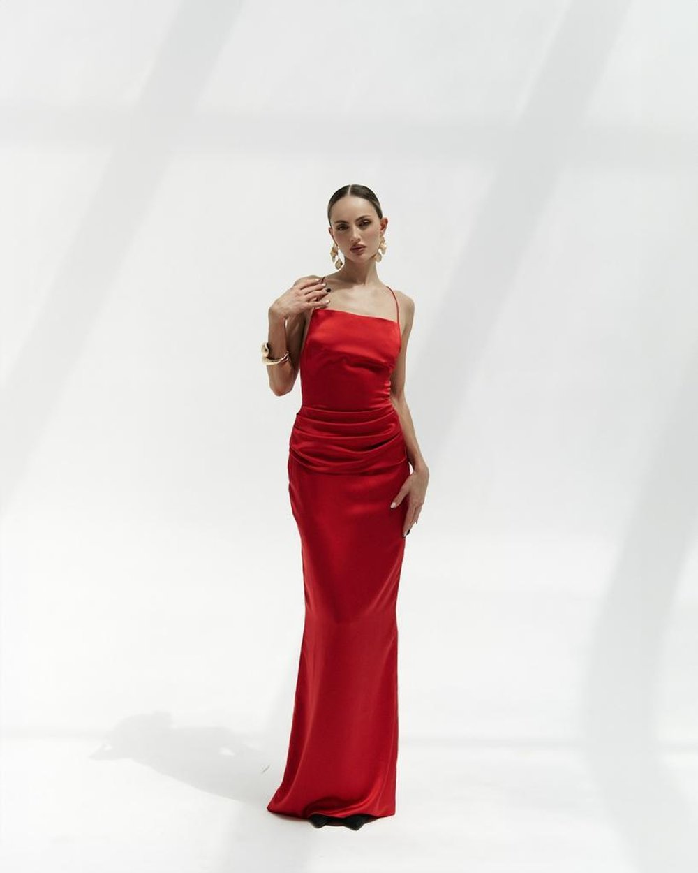 Платье с драпировкой на талии