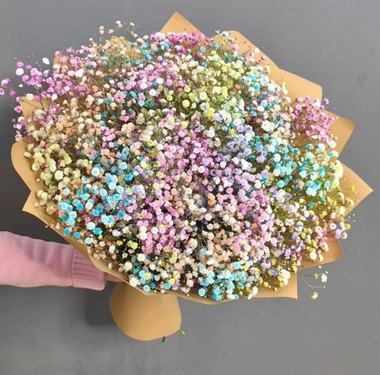 Букет из радужной гипсофилы