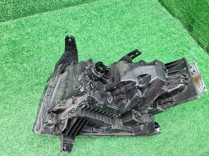 Фара правая BYD FangChengBao Leopard 5 (23-нв) LED