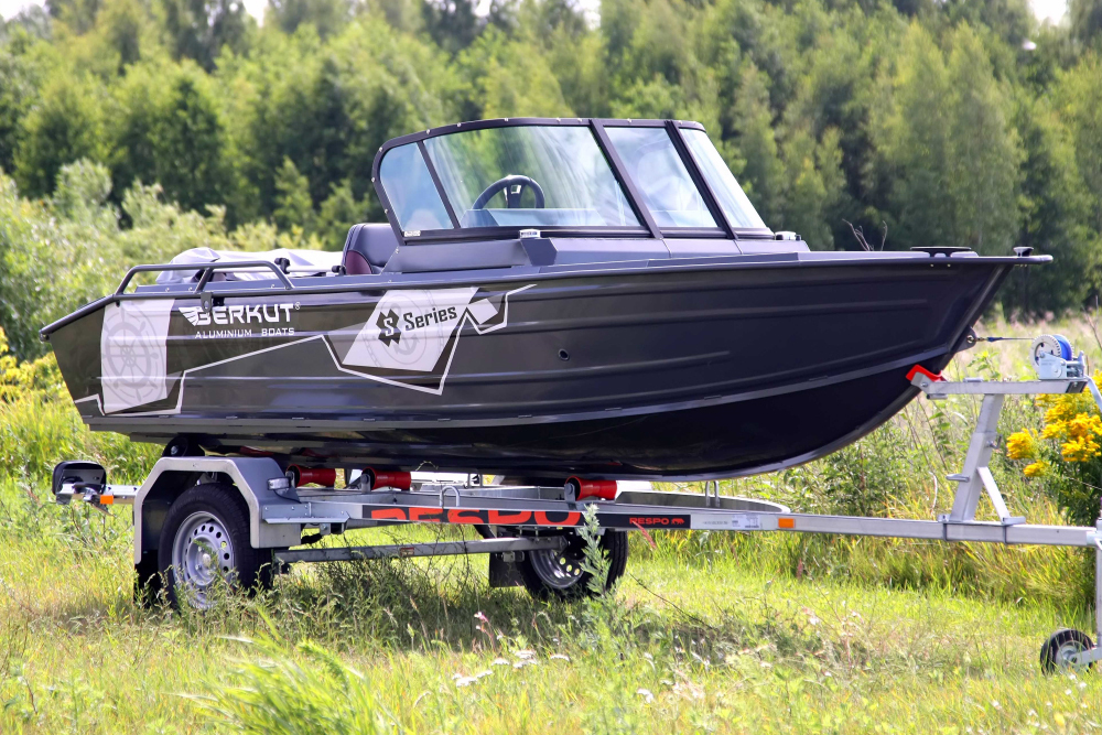 Лодка Berkut S-FISHER