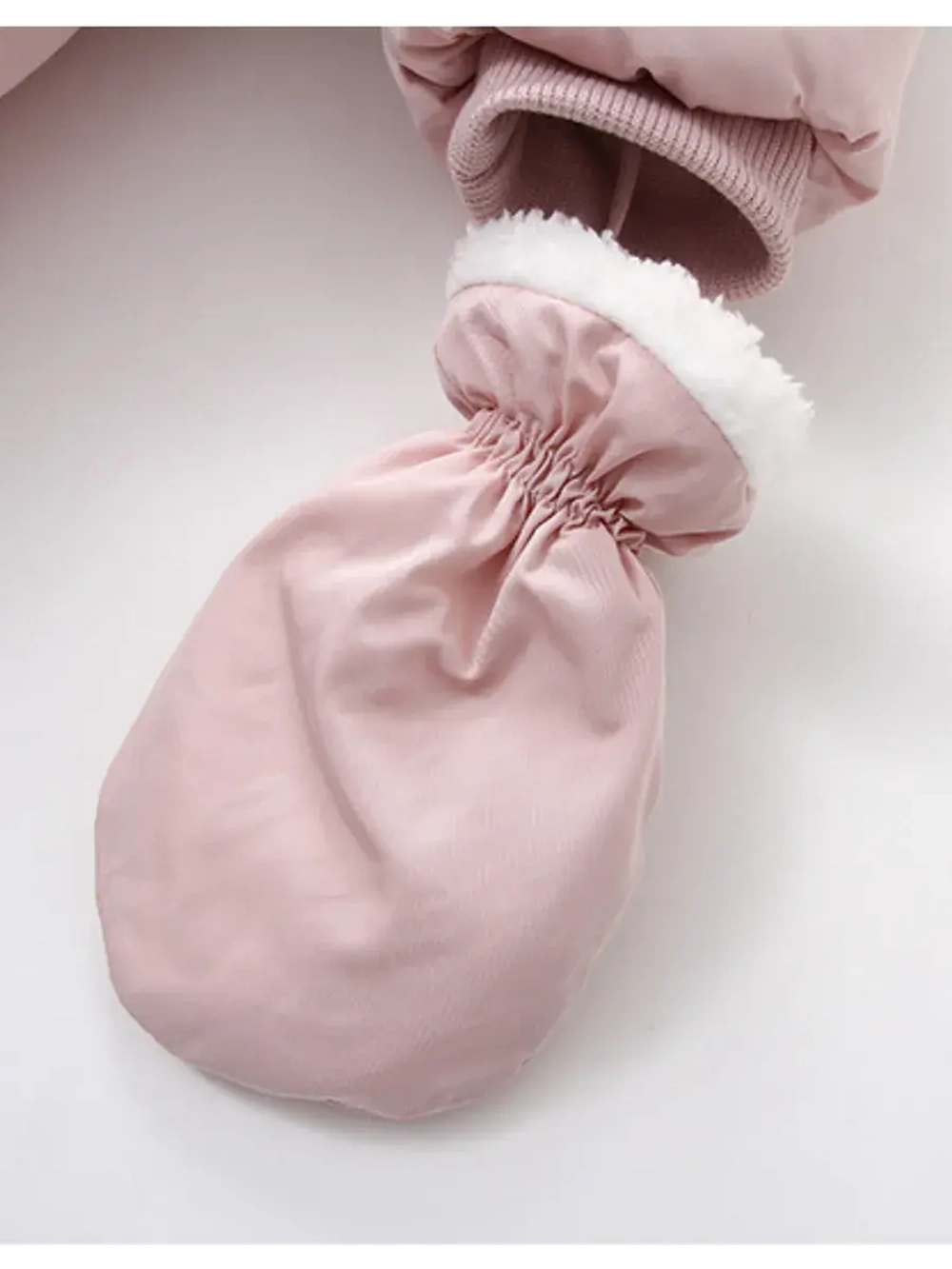 Зимний комбинезон для новорожденной девочки