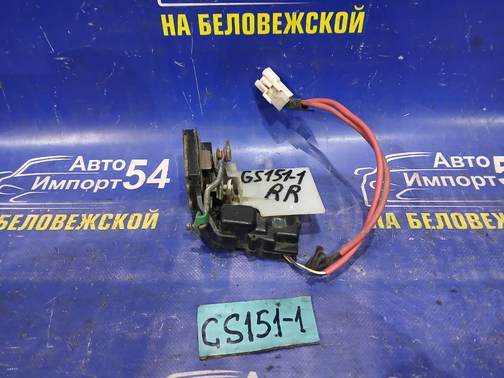 Замок двери задней правой TOYOTA CROWN 1997