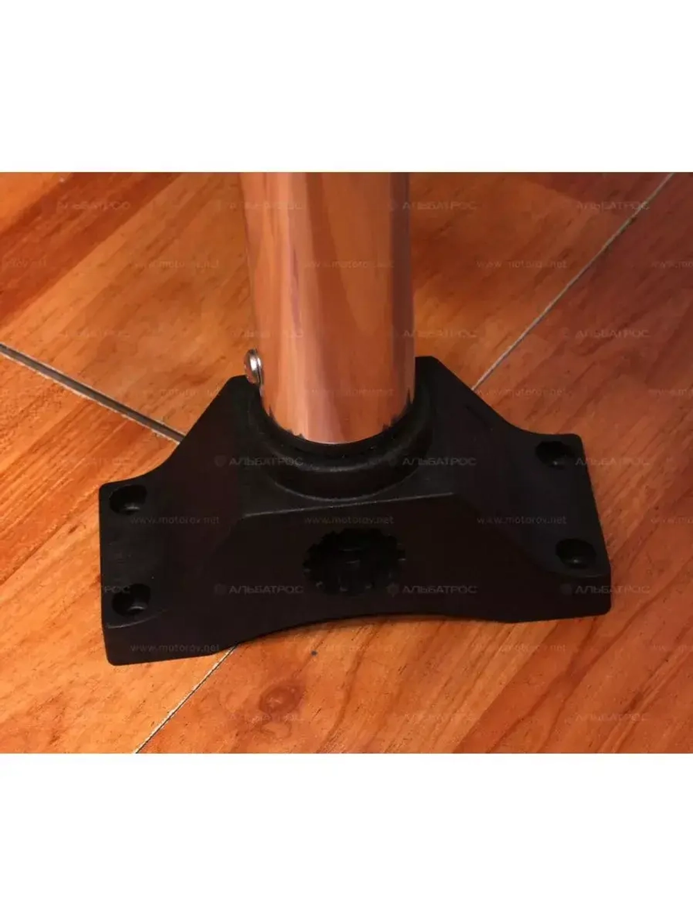 Универсальный держатель 4-х удилищ и акссесуаров (RS602)