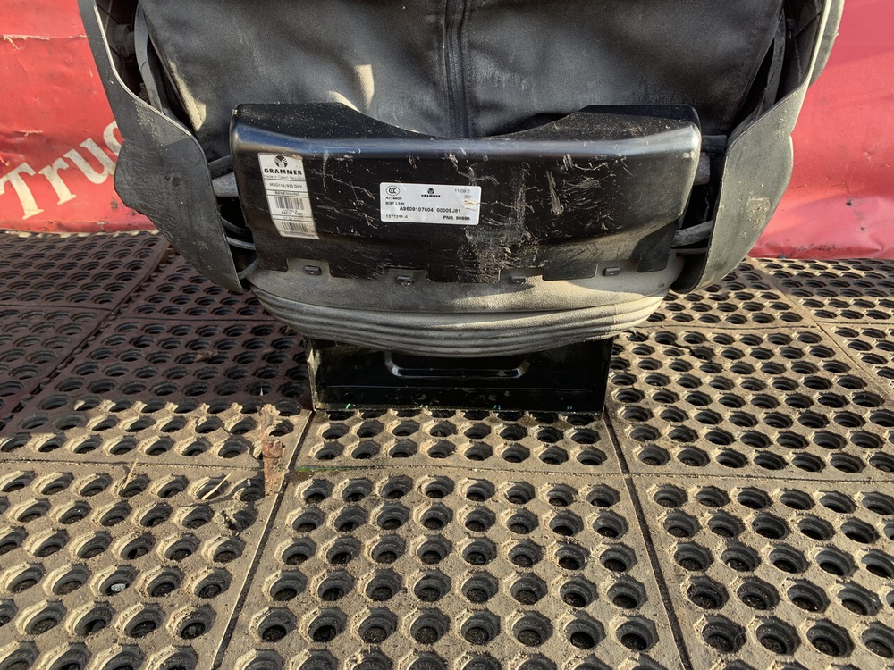 Сиденье водительское пневматическое 2020г