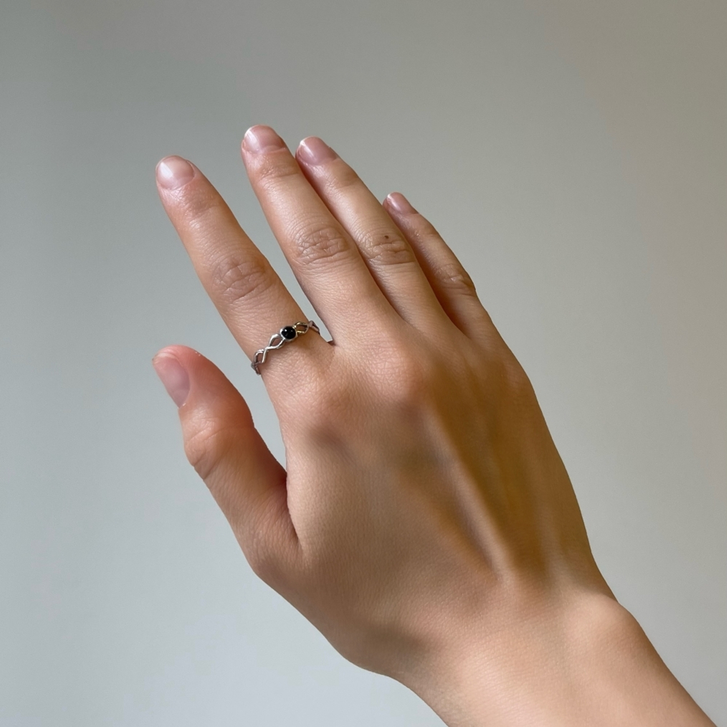 Кольцо плетеное с кругом