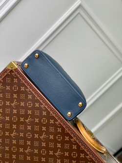 Louis Vuitton Capucines BB