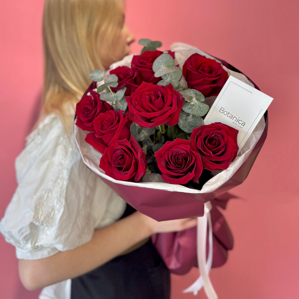 Моно букет из 9 роз Эксплорер и эвкалипта 240220261