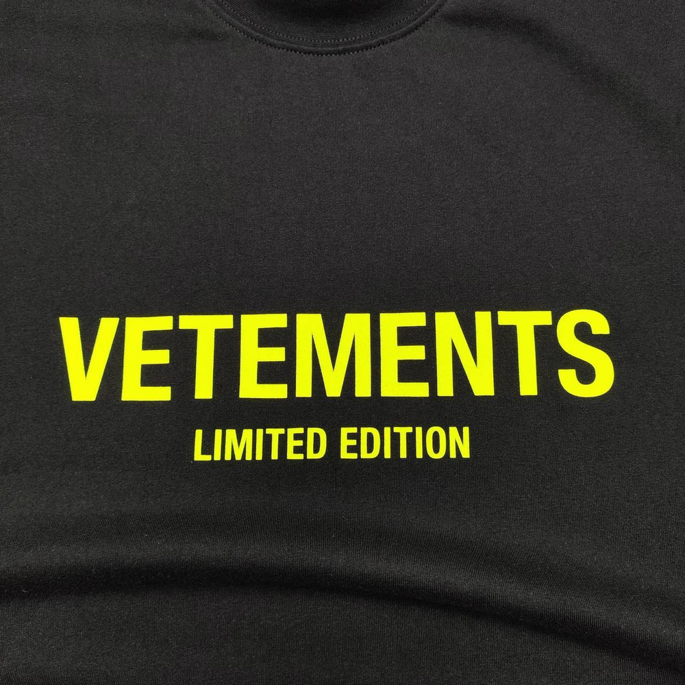 Футболка Vetements