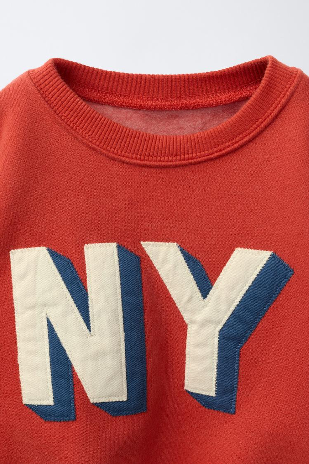 ZARA ТОЛСТОВКА С ВЫШИТОЙ НАДПИСЬЮ, КРАСНЫЙ