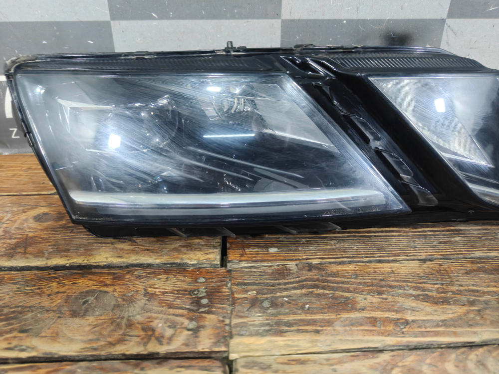 Фара правая LED Skoda Octavia 3 (A7) 17-20 Б/У Оригинал 5E1941018E