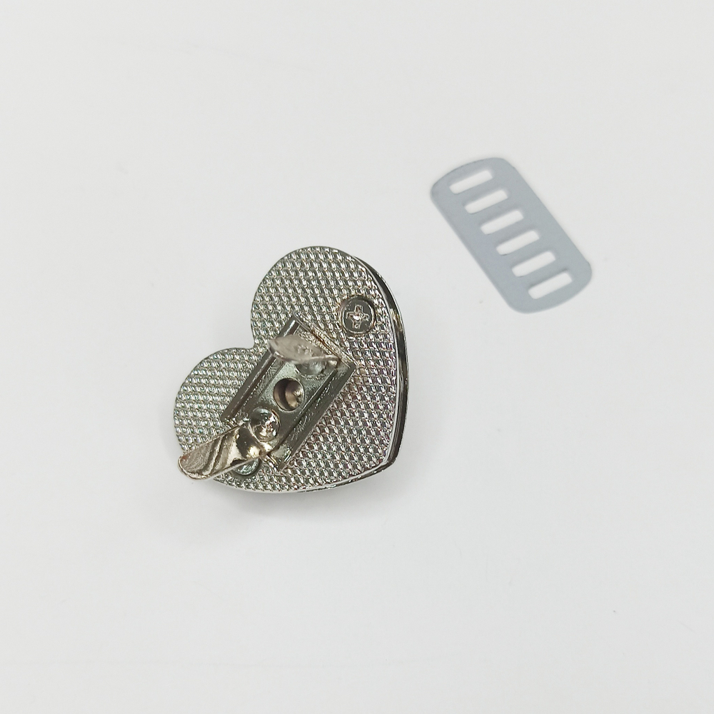 Замок вертушка на винтах 25*30 сердце Серебро