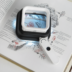 Лупа Veber MG5055 измерительная с подсветкой на книге, подсветка включена