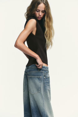 ZARA ТОП ИЗ КРЕПА С БАСКОЙ И ПОДПЛЕЧНИКАМИ, КОРИЧНЕВЫЙ