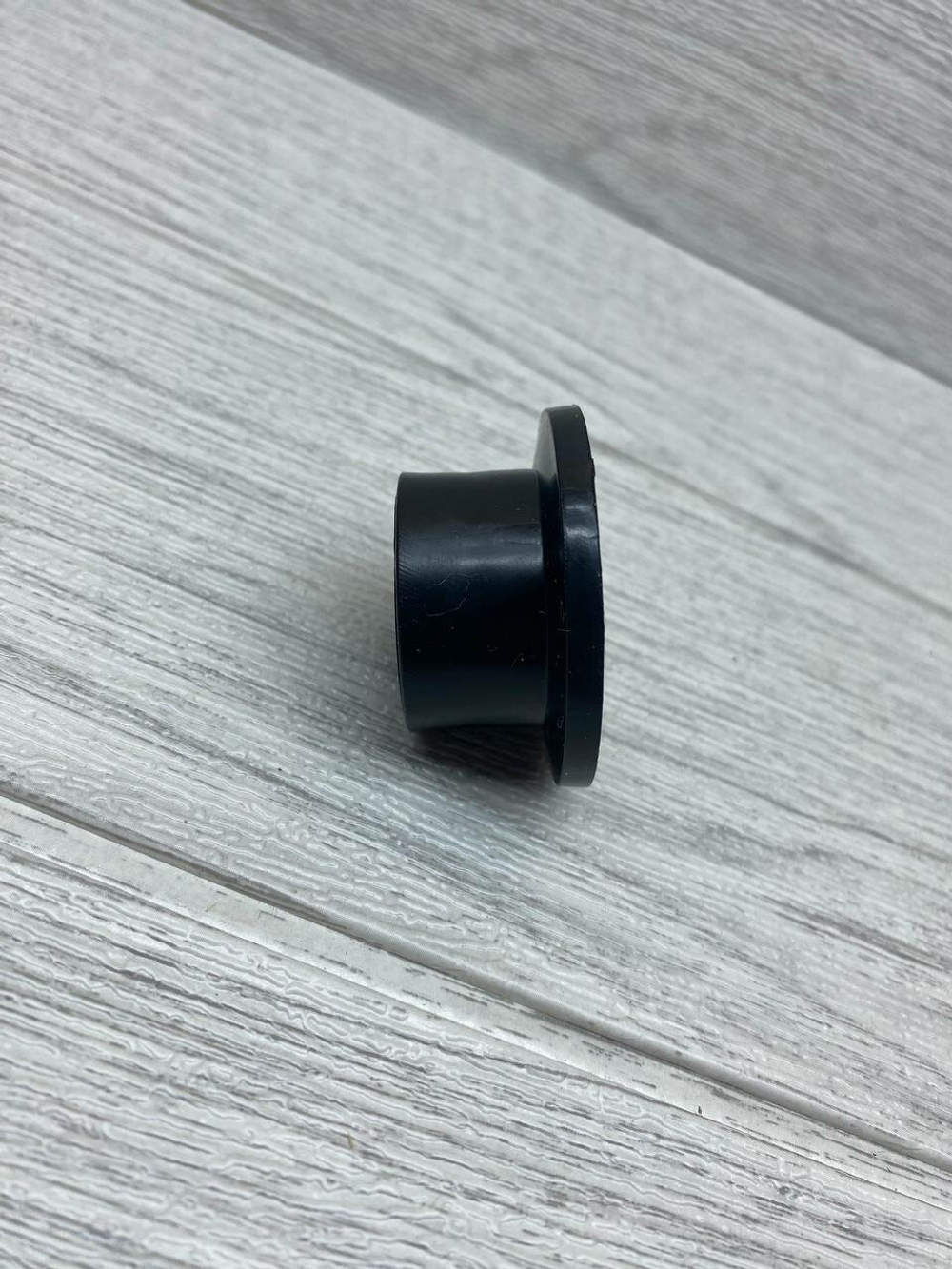 Колесо для мебели ролик для дивана диаметр 48 мм отверстие 8 мм 4 шт