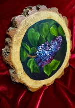 Картина «Веточка сирени» на срезе дуба с корой. Масляная живопись.