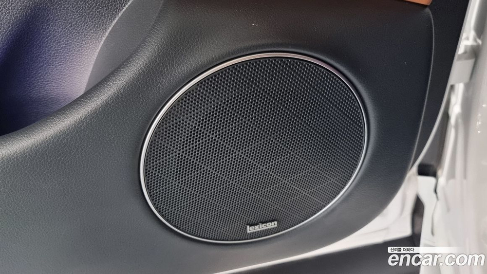 Genesis GV70 2.5T Бензин AWD (03.2023)