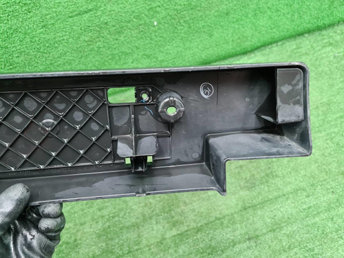 Площадка номера Toyota Land Cruiser 200 (15-21)