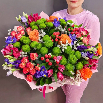 Авторский букет в яркой гамме