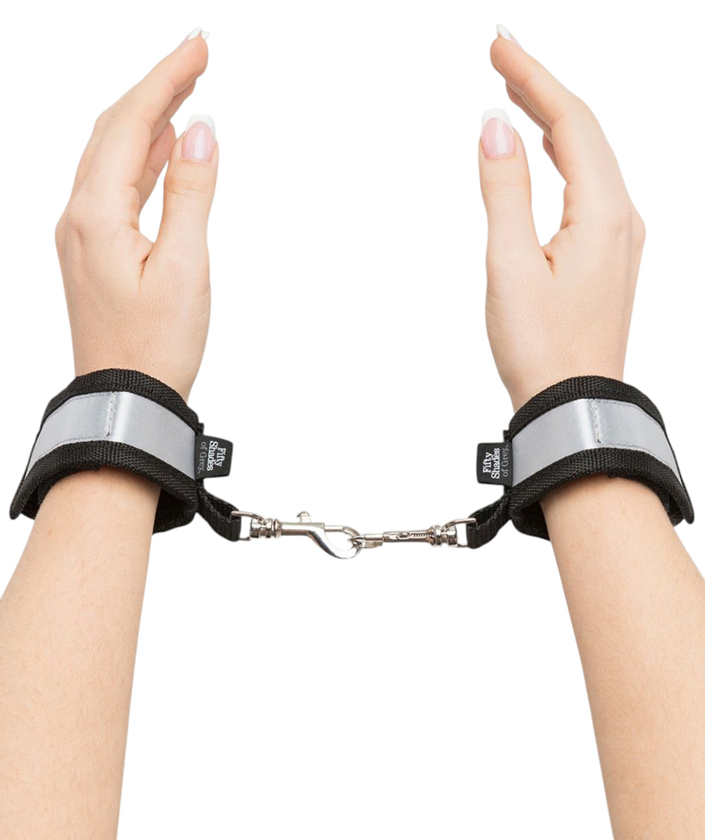 Набор для связывания Fifty Shades of Grey Keep Still Over the Bed Cross Restraint