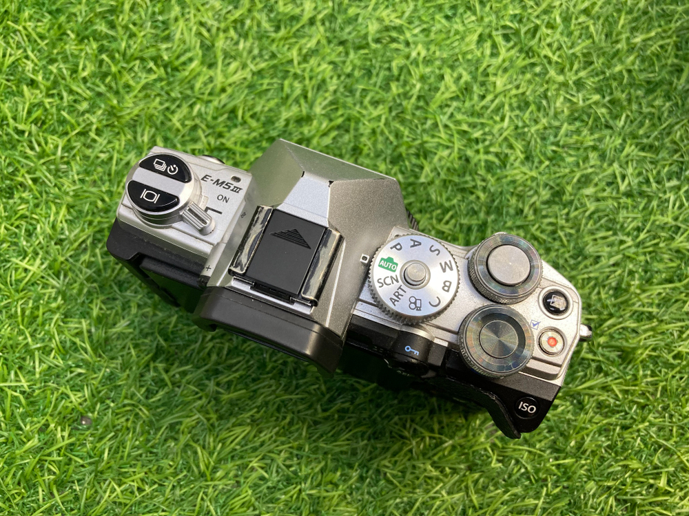 Olympus OM-D E-M5 Mark III (16.000 кадров)