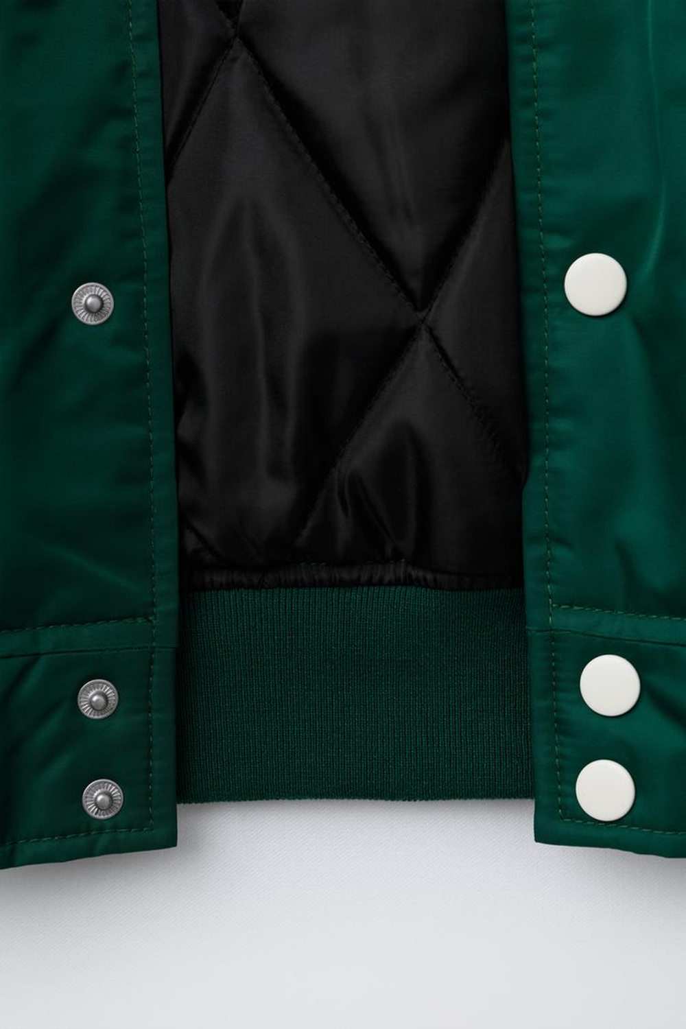 ZARA НЕЙЛОНОВЫЙ БОМБЕР С НАДПИСЬЮ И СЪЕМНЫМ КАПЮШОНОМ, ЗЕЛЕНЫЙ