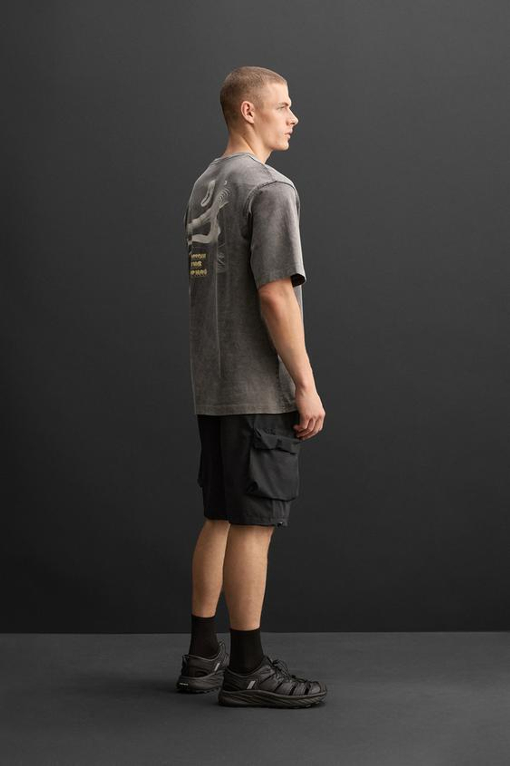 ZARA ФУТБОЛКА С КОНТРАСТНЫМИ ПРИНТАМИ, АНТРАЦИТОВО-СЕРЫЙ