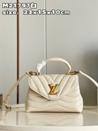 Louis Vuitton Hold Me