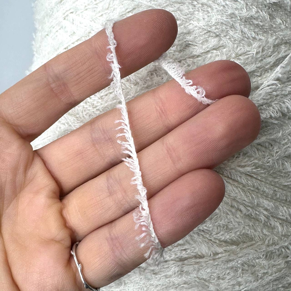 ALASHAN - Luxury Production by Ri.Go; 100% кашемир; 230м/100гр; Травка; col. 2639, цвет: белый