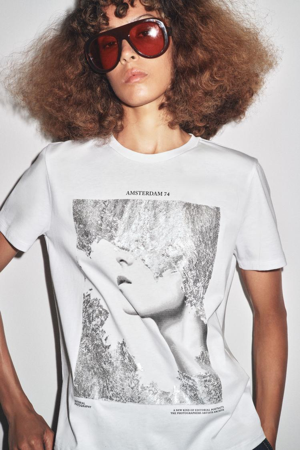 ZARA ФУТБОЛКА С МЕТАЛЛИЗИРОВАННЫМ ПРИНТОМ, СЕРЕБРИСТЫЙ