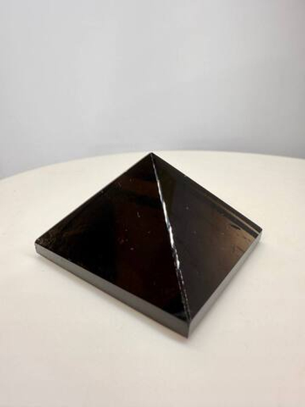 Пирамида из Раухтопаза