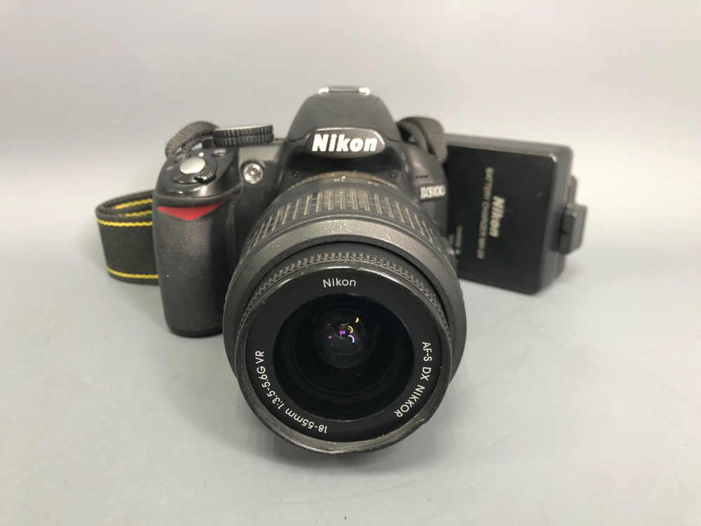 Nikon D3100 + kit 18-55mm 3.5-5.6G VR 48.000 кадров