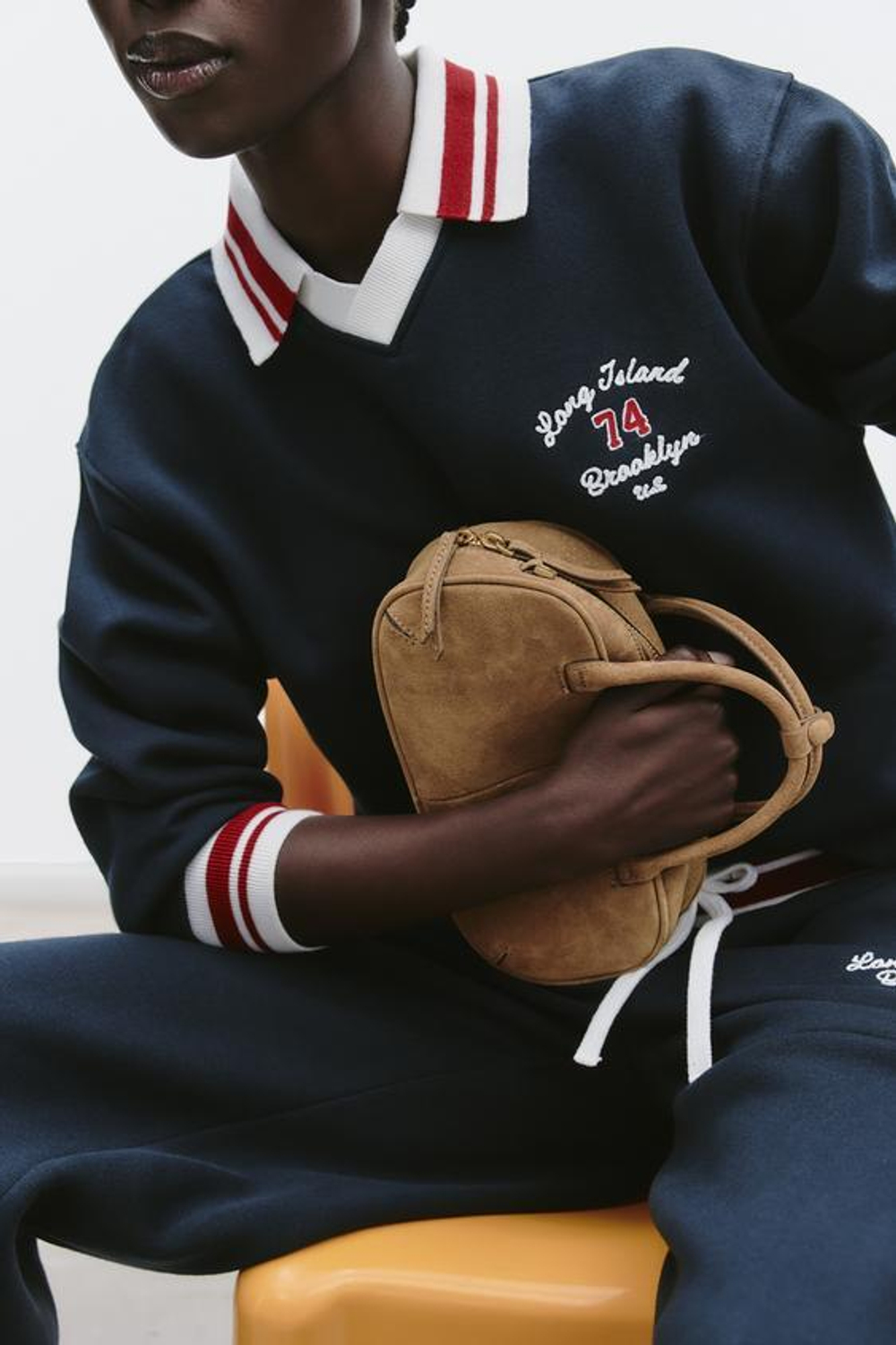 ZARA НЕБОЛЬШАЯ ЗАМШЕВАЯ СУМКА С ДВУМЯ РУЧКАМИ, ПЕСОЧНЫЙ/КОРИЧНЕВЫЙ