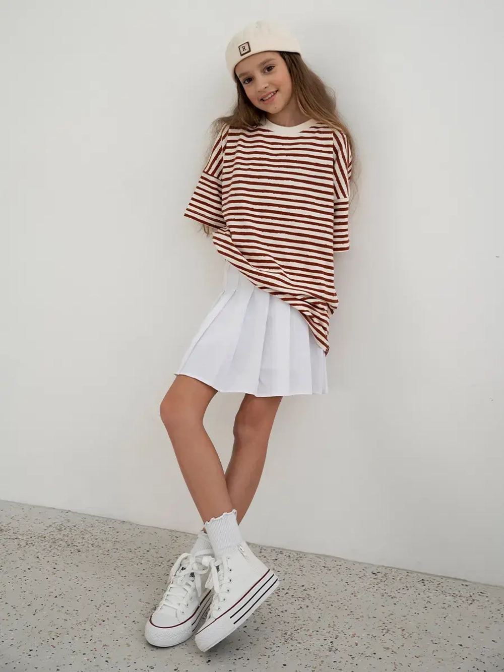 Футболка в коричневую полоску для девочки