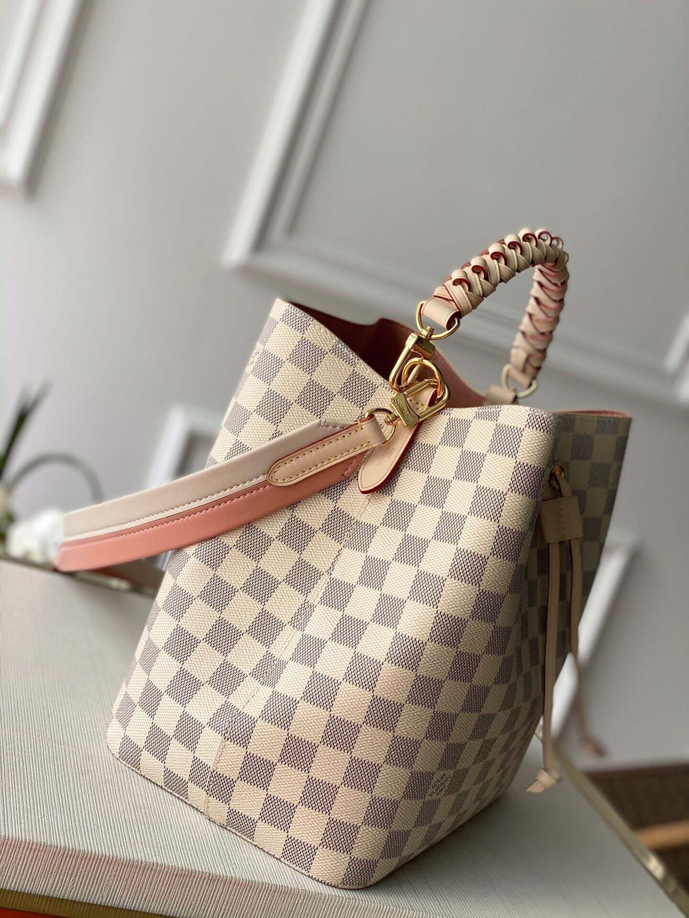 Louis Vuitton NeoNoe MM