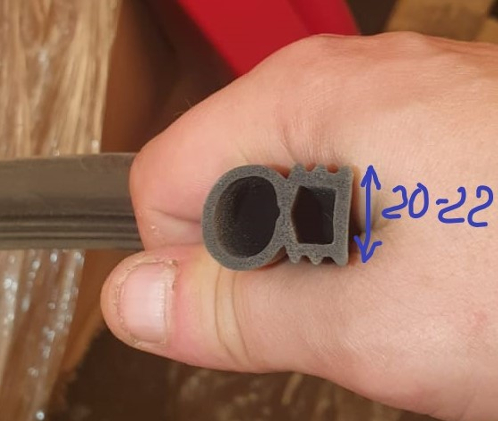 Уплотнитель для ворот 20-21mm (бухта 22,5м) Старые модели